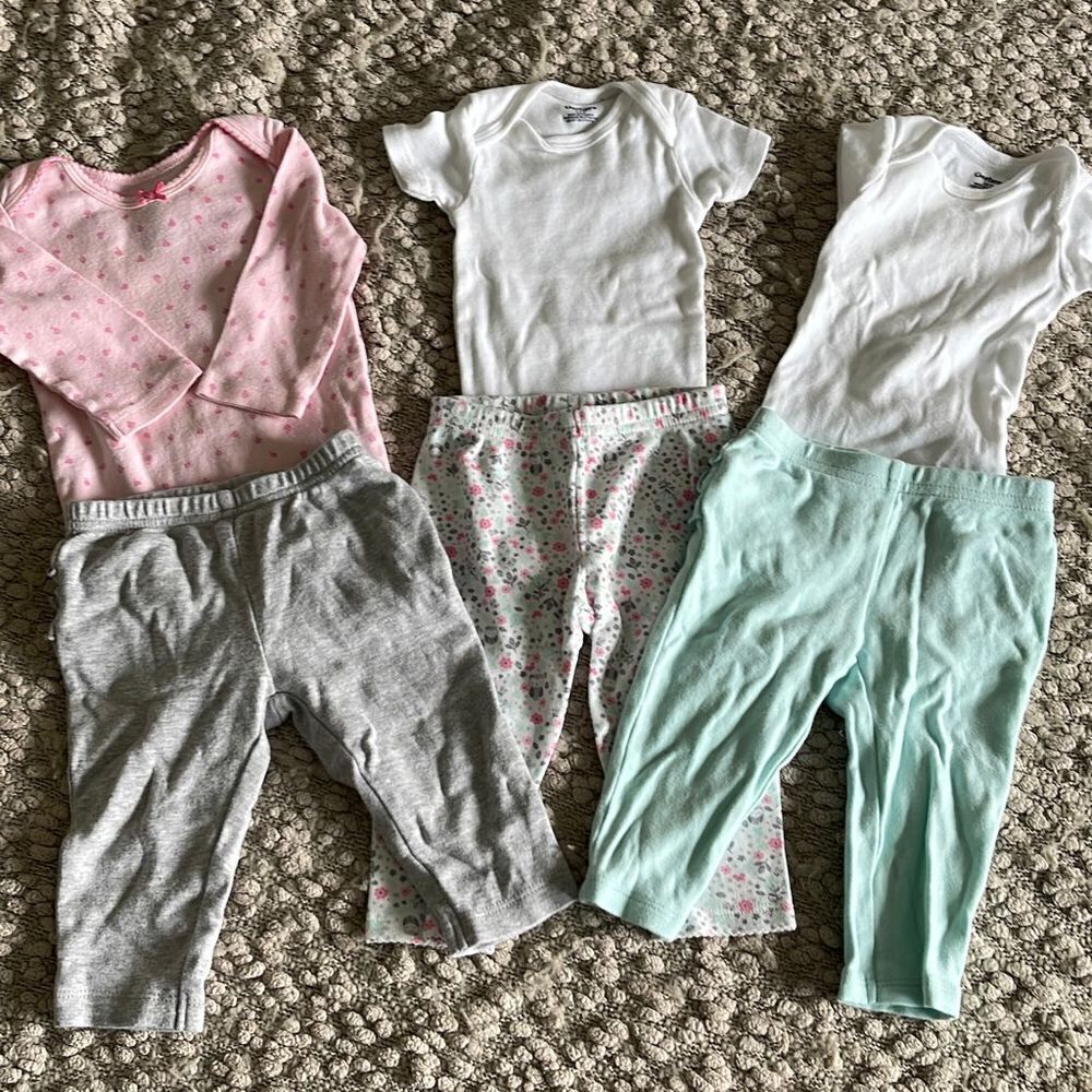 Carter’s Baby Girl Essential‎ Bundle-Size 3-6 months.